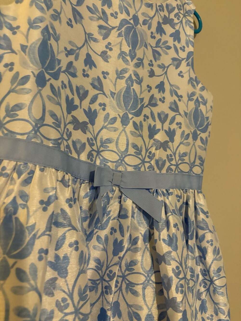 Gymboree Girls Size 5 Blue and White Floral Brocade Party Dress with Bow - Picture 2 of 4